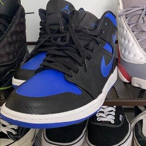 Jordan 1 royal blue mid’s